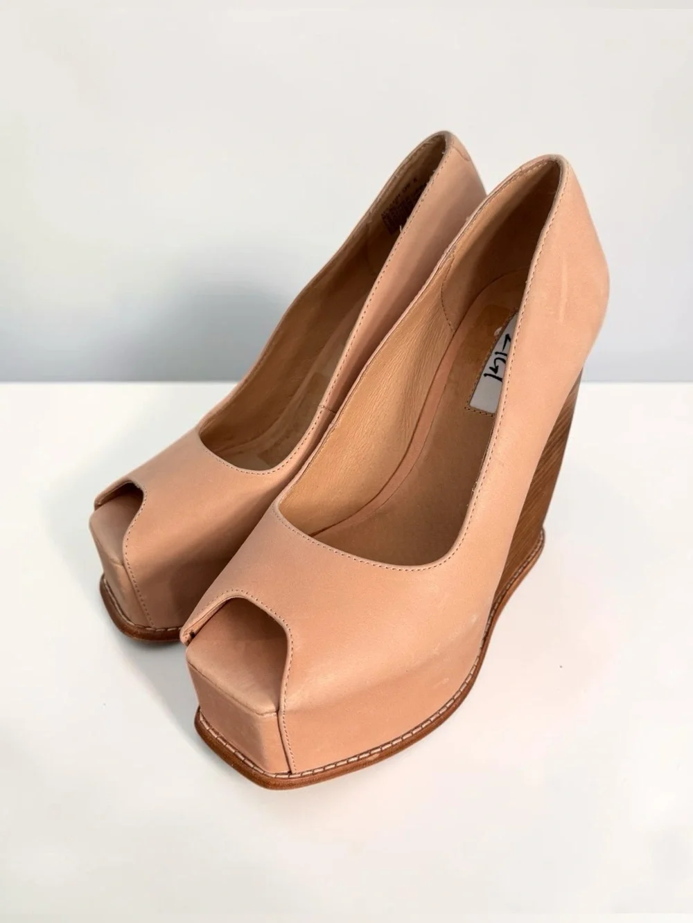 Nwot Zigi Milluh Peep Toe Platform Wedge Sandal